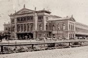 Der Wiener Südbahnhof auf einer Postkarte.