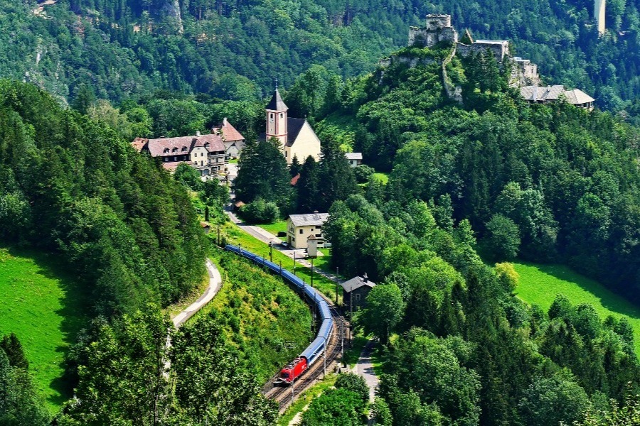 Die Semmeringbahn bei Klamm